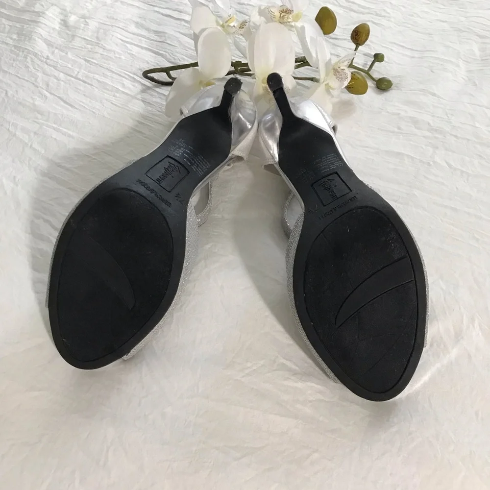 FIONI NIGHT 4 inch high heels, silver, size 7.5, single use. - Picture 4 of 9